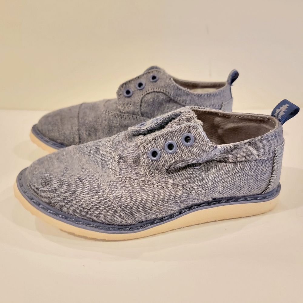 Tom's boys chambray wingtip oxford slip on dress up shoes canvas size 9